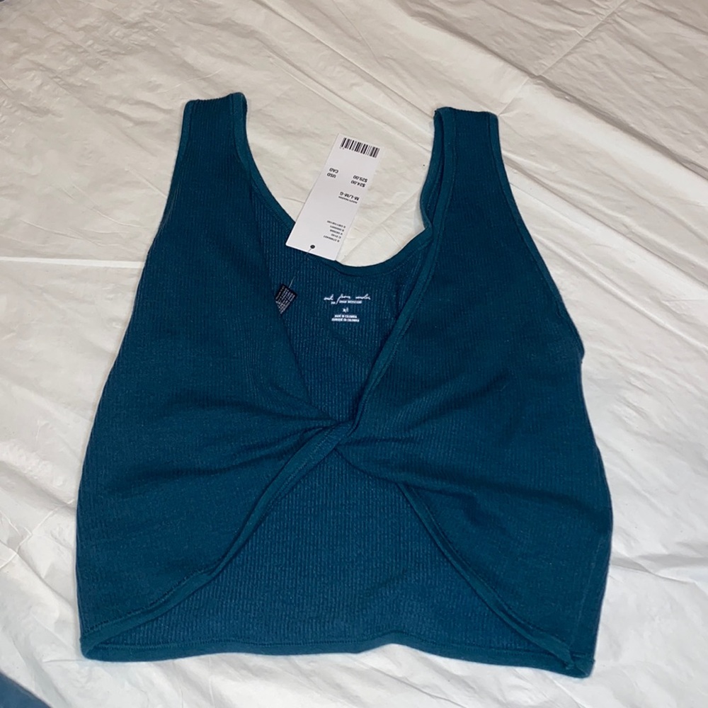 Urban outfitters green crop tank size M/L